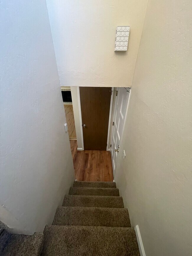 Building Photo - Wonderful Updated 2 Bedroom Home.