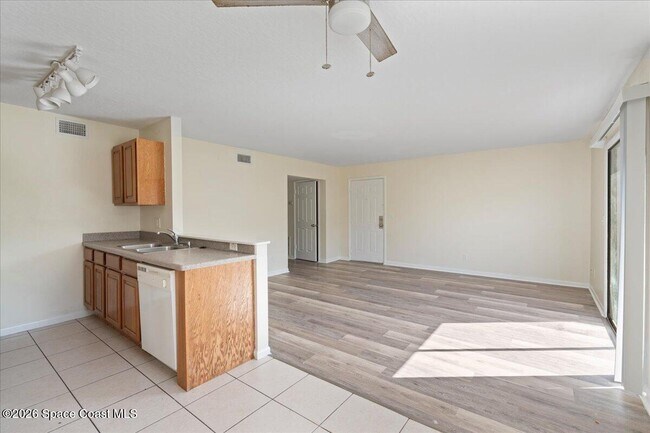 Building Photo - 1870 Agora Cir SE