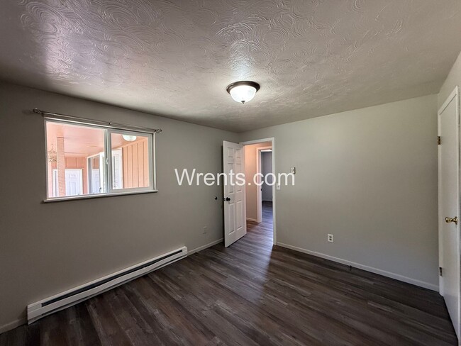 Building Photo - 2909-2911 E Rockwell