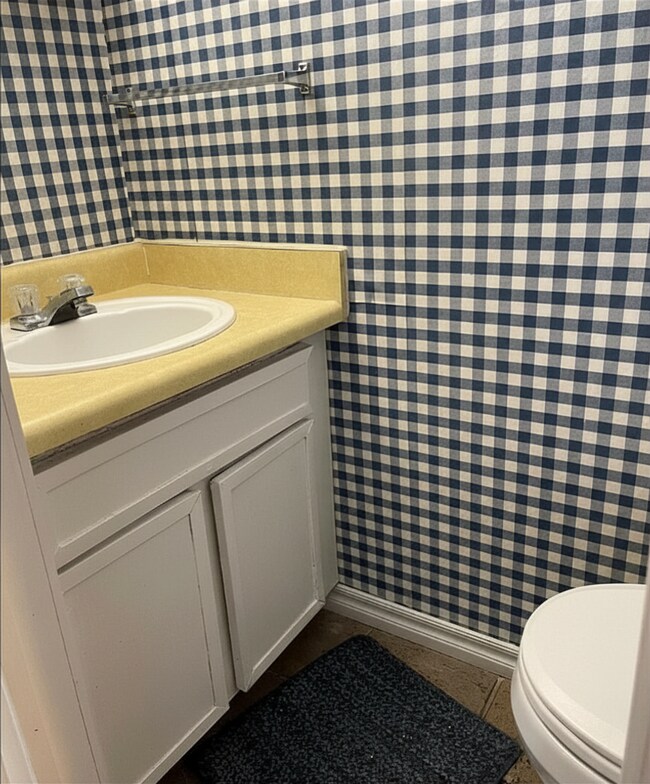 Building Photo - Spacious 2 Bed / 2 Bath Unit in Tulsa