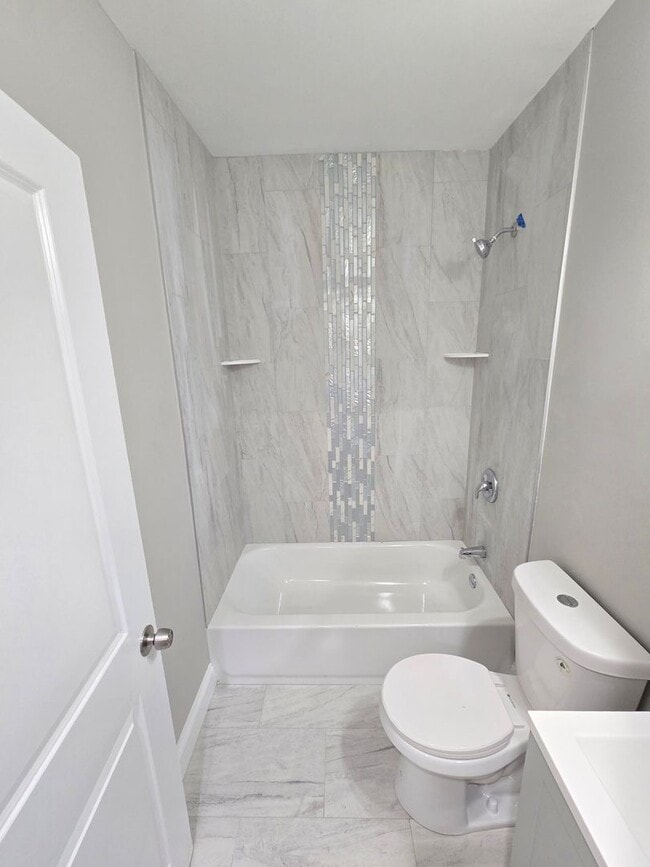 Building Photo - Beautiful 3 Bedroom 1 Bathroom East Baltimore Town Home