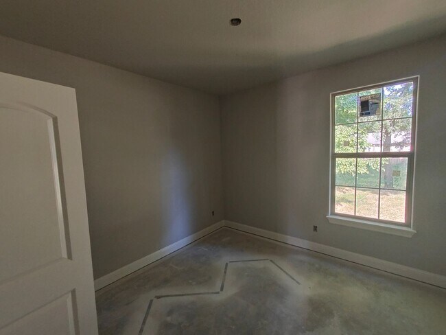 Building Photo - 292 Township Dr