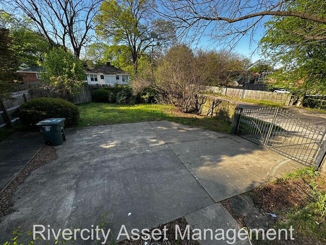 Building Photo - Located In Our Historical District!! A Must See!!!