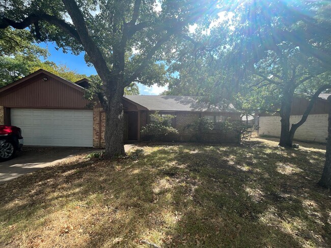 Building Photo - Great 3/2 House for Lease