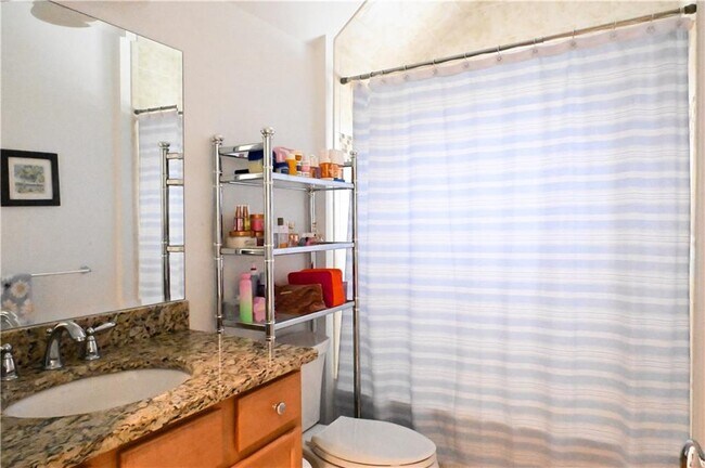 Building Photo - 4 Wimbledon Cir