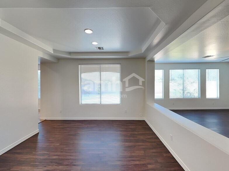 Building Photo - 16103 W Shangri La Rd