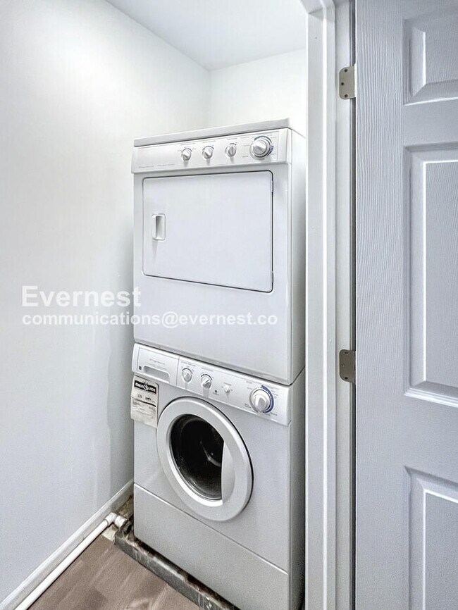 Building Photo - 6 Bob Cat Ct