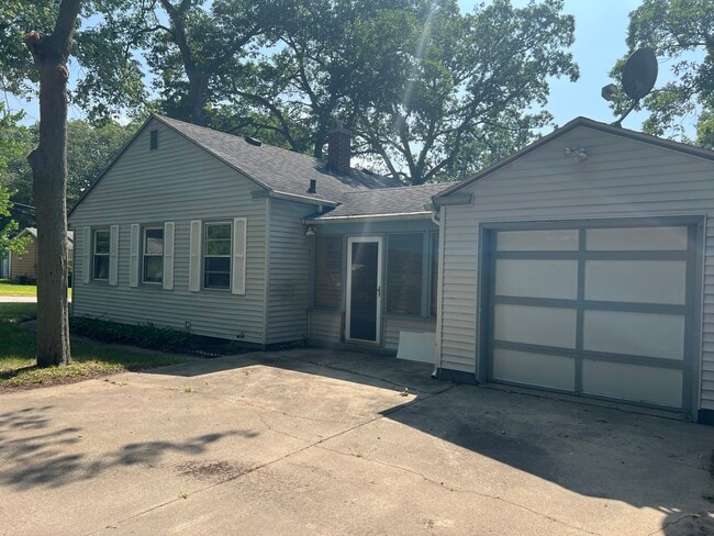 Building Photo - 526 Fir St