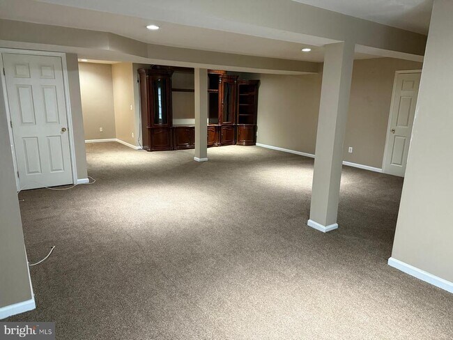 Building Photo - 9629 Janet Rose Ct
