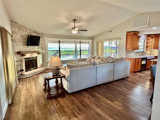 Building Photo - 3006 Country Lake Dr