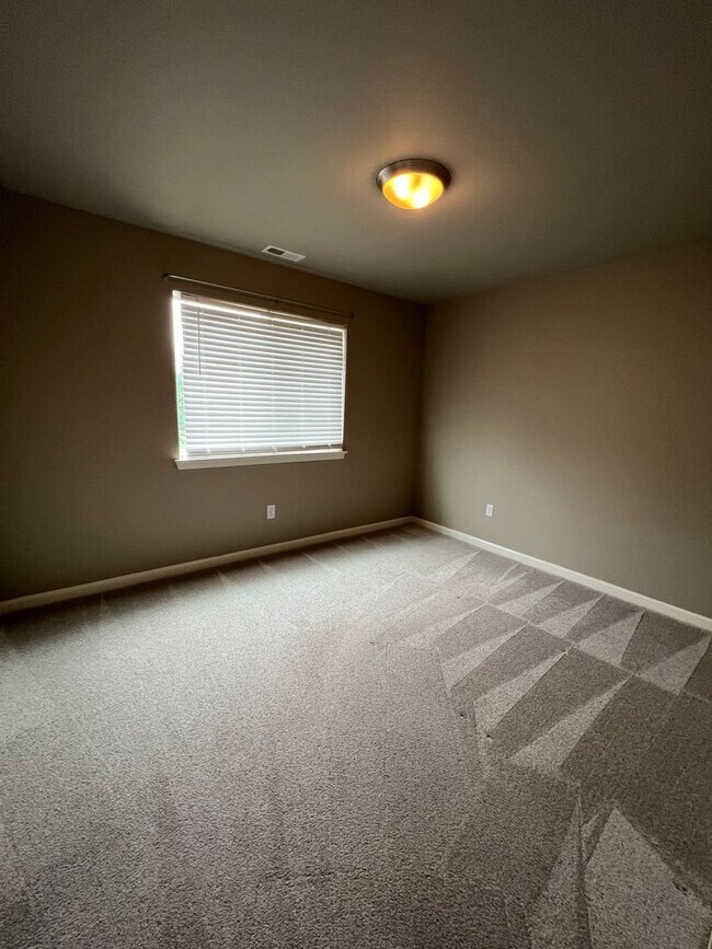 Building Photo - Quiet Luxury in a Forested Cul de Sac with...