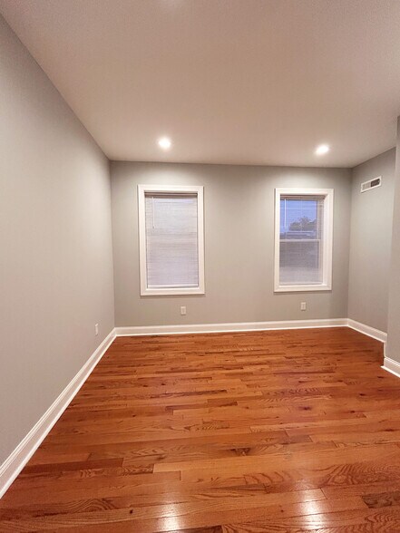 Building Photo - 620 Elkins Ave
