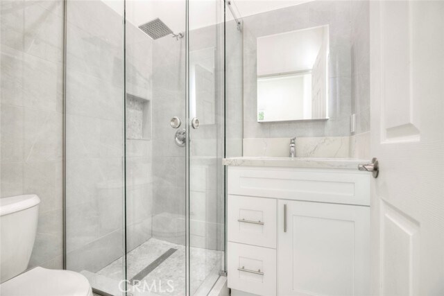 Building Photo - 353 N Mariposa St