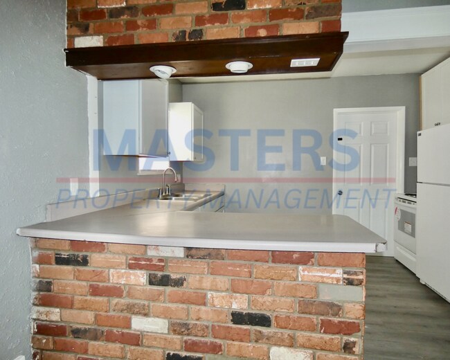 Building Photo - 1702 Hurd St