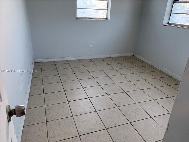 Building Photo - 756 NW 5th St