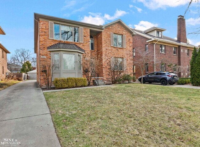 Building Photo - 904 Trombley Rd