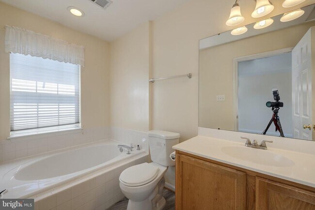 Building Photo - 5821 Pearson Ln