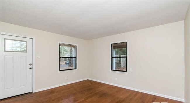 Building Photo - 2655 N Harbor Dr