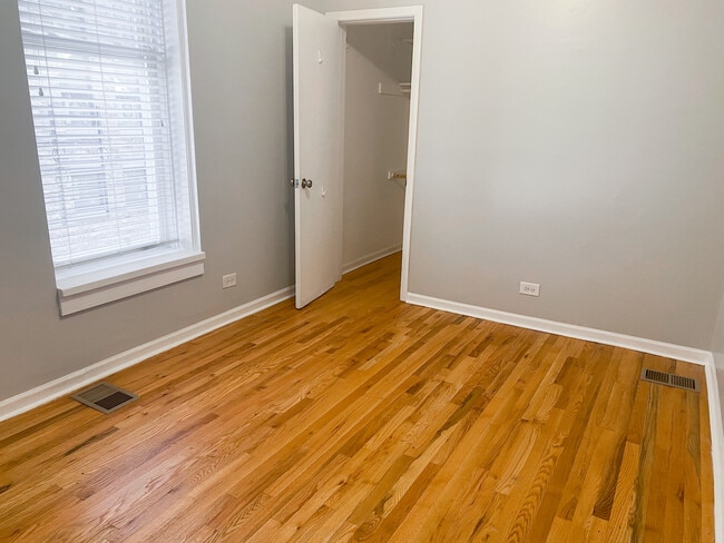 Building Photo - 1514 N Honore St