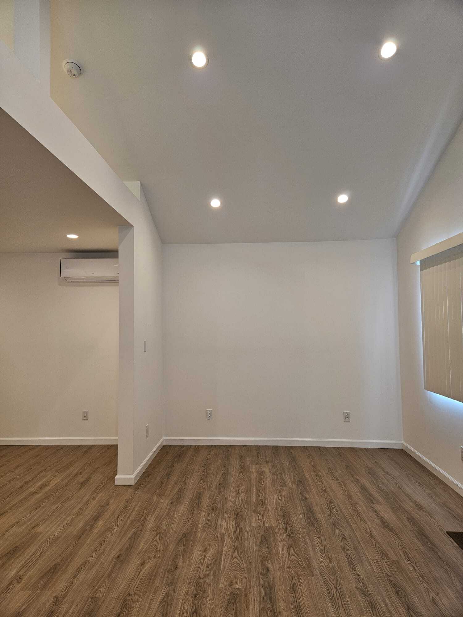 Building Photo - 3172 1/2 Farnsworth Ave