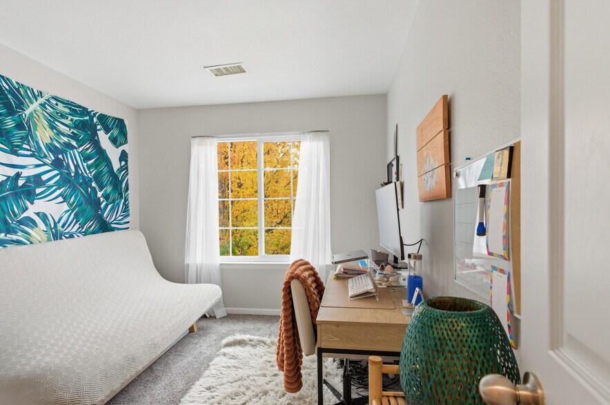 Building Photo - 12774 Jasmine Ct