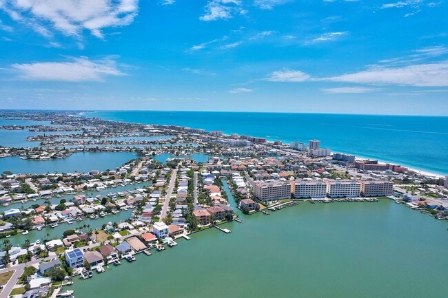 Building Photo - Waterfront 3BR/2BA Home – Walk to Beach + Boat Lift – $500 Off!