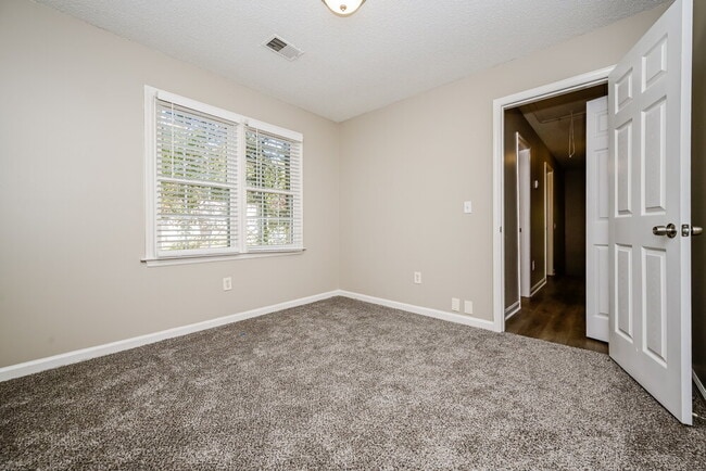 Building Photo - 3091 Ashbury Ln