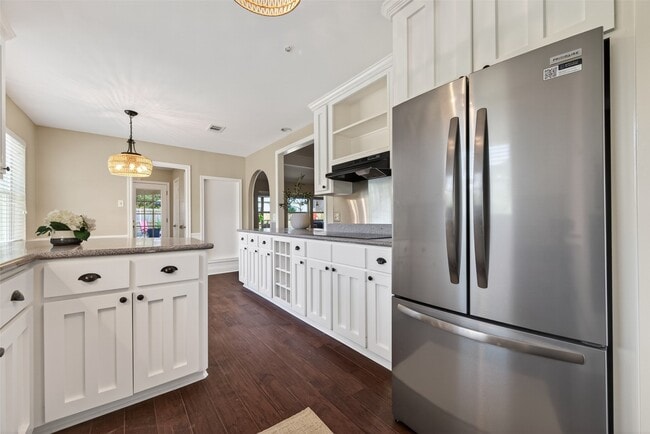 Building Photo - 2815 Bermuda Dunes Dr