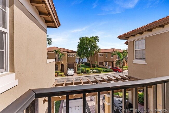 Building Photo - 6884 Julia Gardens Dr