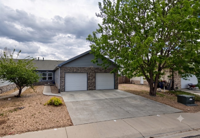 Building Photo - 622 Carriage Dr