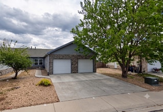 Building Photo - 622 Carriage Dr