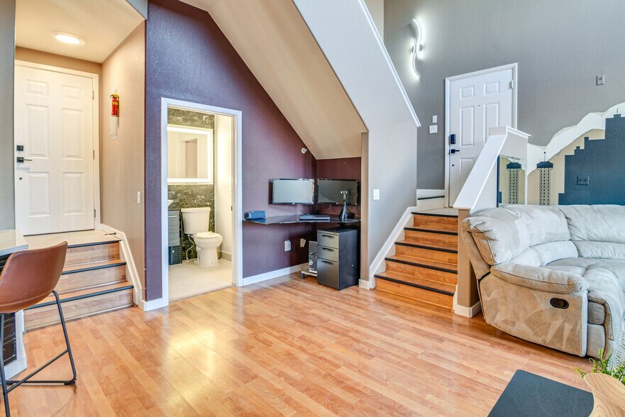 Building Photo - 8964 Fox Dr
