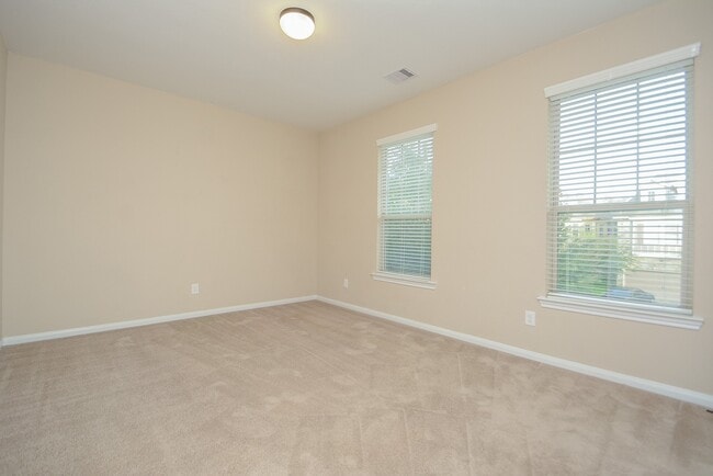 Building Photo - 22 Cheswood Manor Drive
