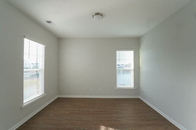 Building Photo - Available Soon!