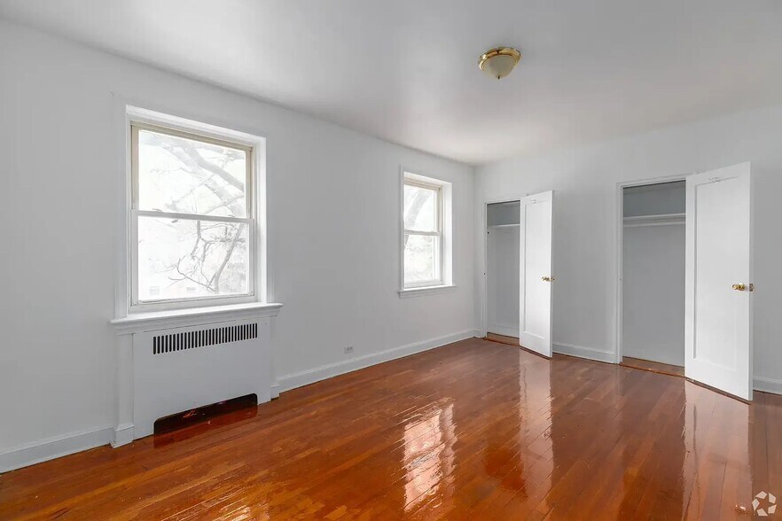Building Photo - 457 W State St