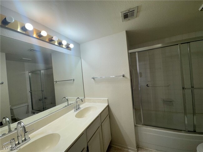 Building Photo - 2647 Jacyra Ave