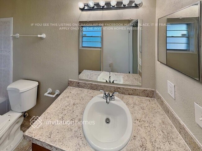 Building Photo - 4529 Naranja Dr S