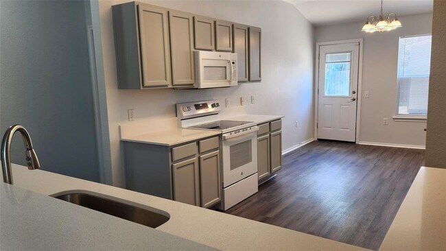 Building Photo - 12805 Sky Harbor Dr