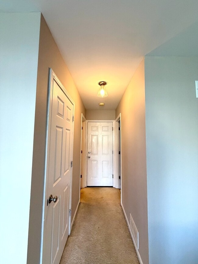 Building Photo - 169 Pebble Creek Trail