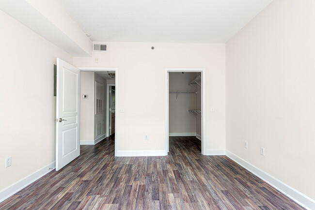 Bedroom With Walk-In Closet - 1315 East Blvd