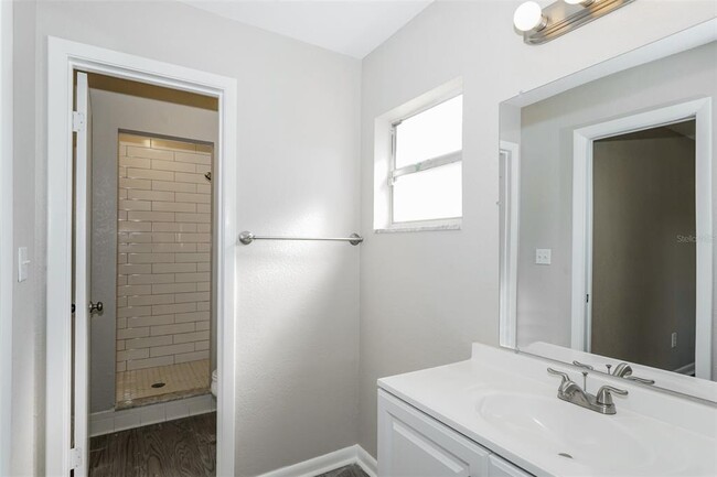 Building Photo - 1729 Dooley Ln