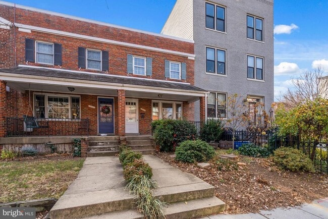 Building Photo - 1403 K St SE