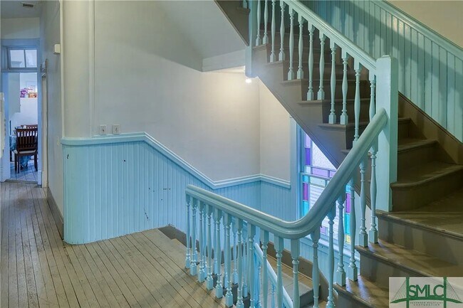 Building Photo - 3 BED | 1 BATH | BACK PORCH | DOWNTOWN