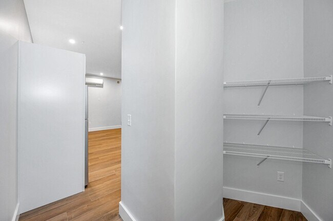 Building Photo - 241 W 6th St