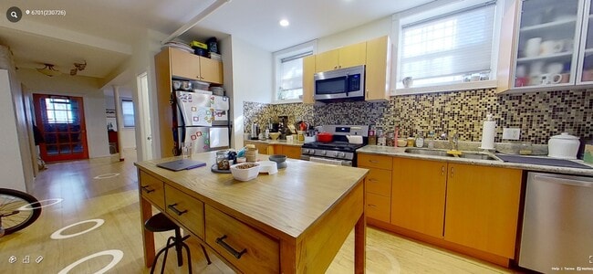 Building Photo - 67 Seeley St