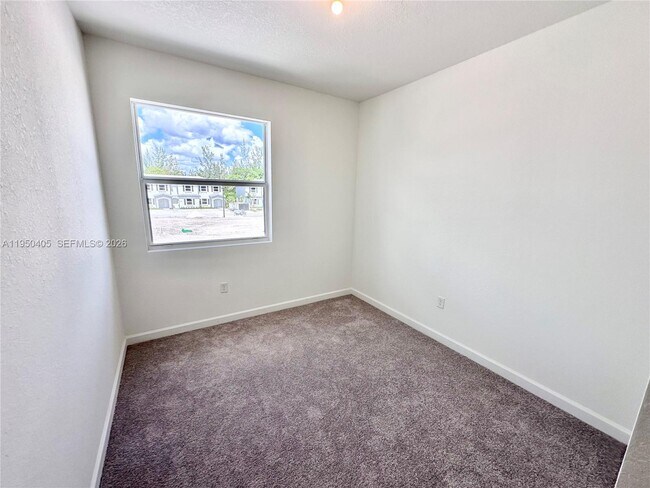 Building Photo - 191 SE 11th St