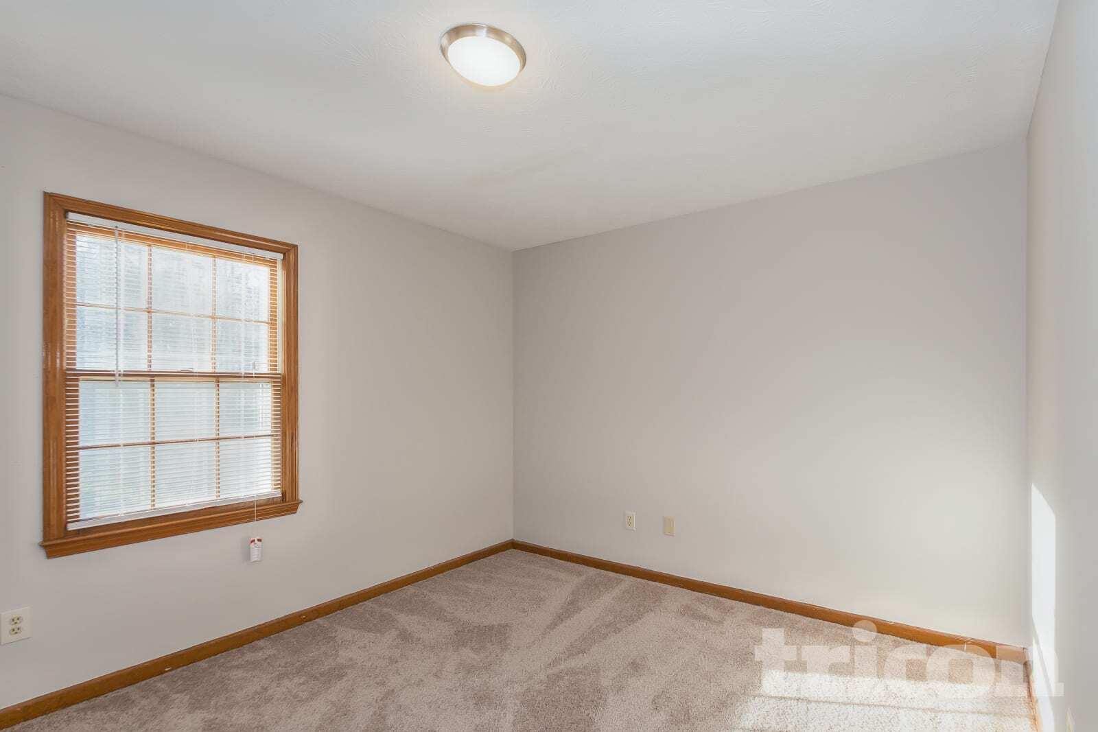 Building Photo - 184 Hickory View Dr