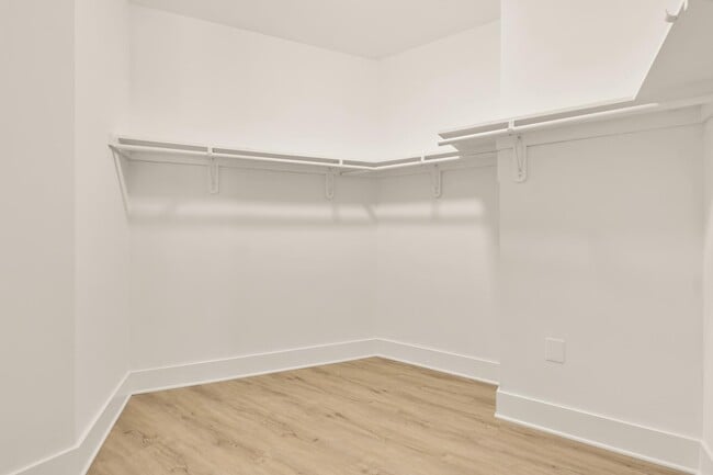 Building Photo - 1700 Kalorama Rd NW