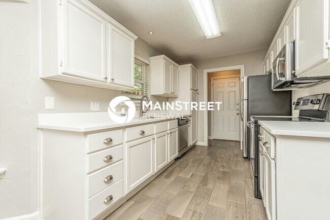 Building Photo - 3 Bedroom Pet-Friendly Home in Arlington, TX with Main Street Renewal