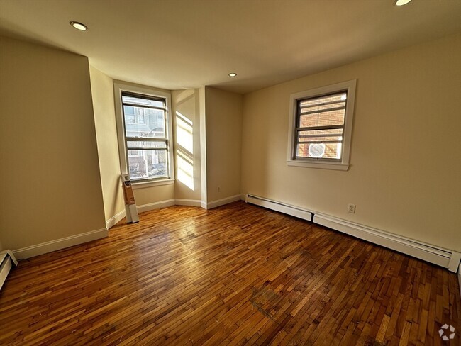 Building Photo - 305 Princeton St